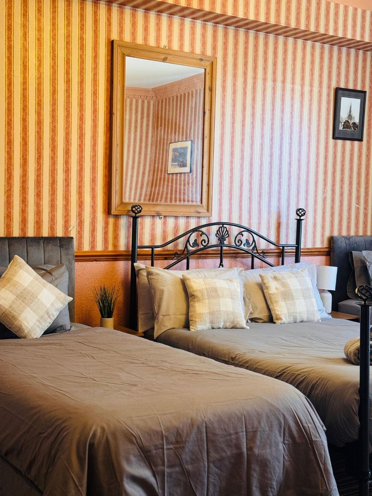 Edinburgh Travel Guest House Extérieur photo