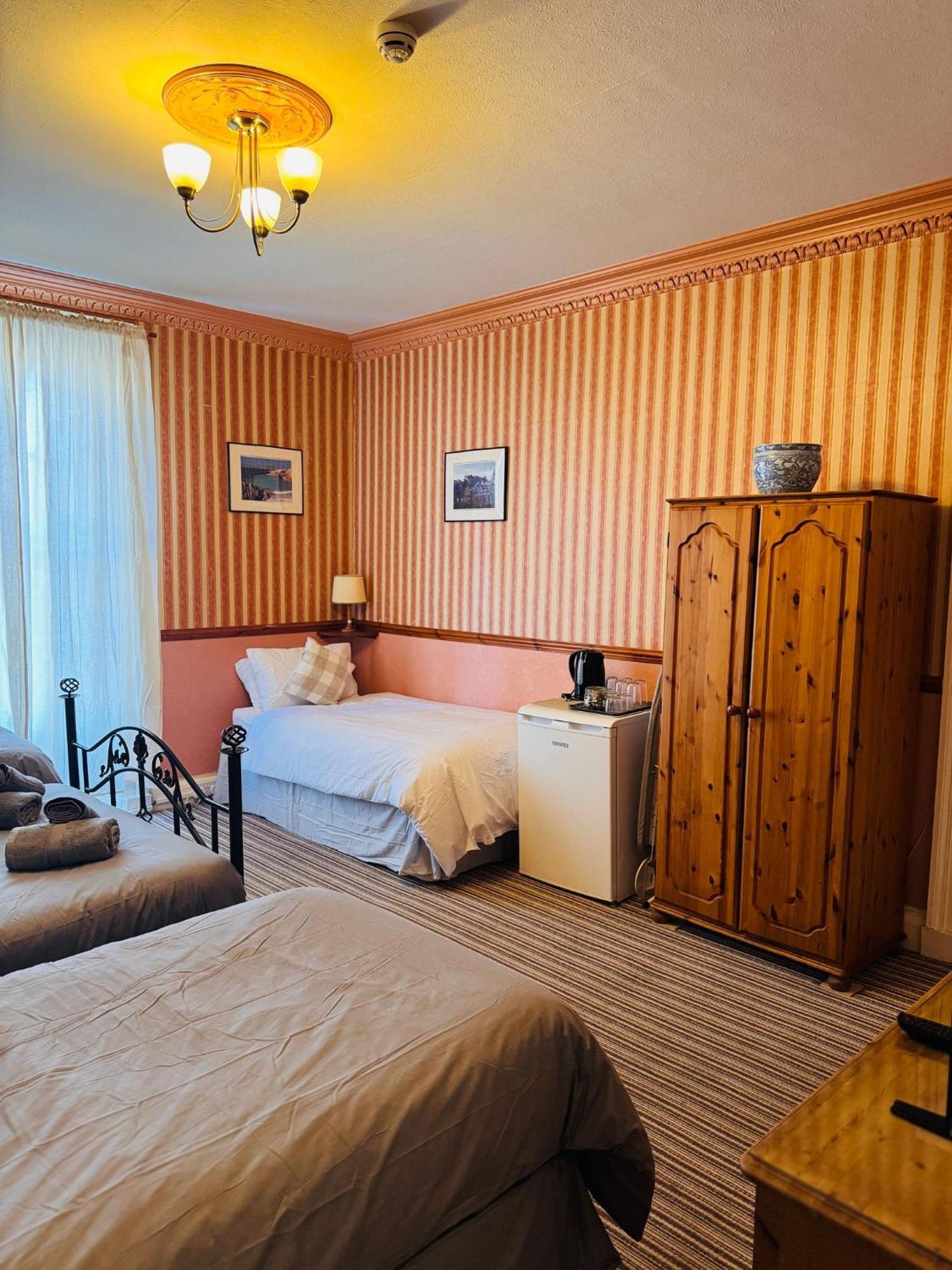 Edinburgh Travel Guest House Extérieur photo