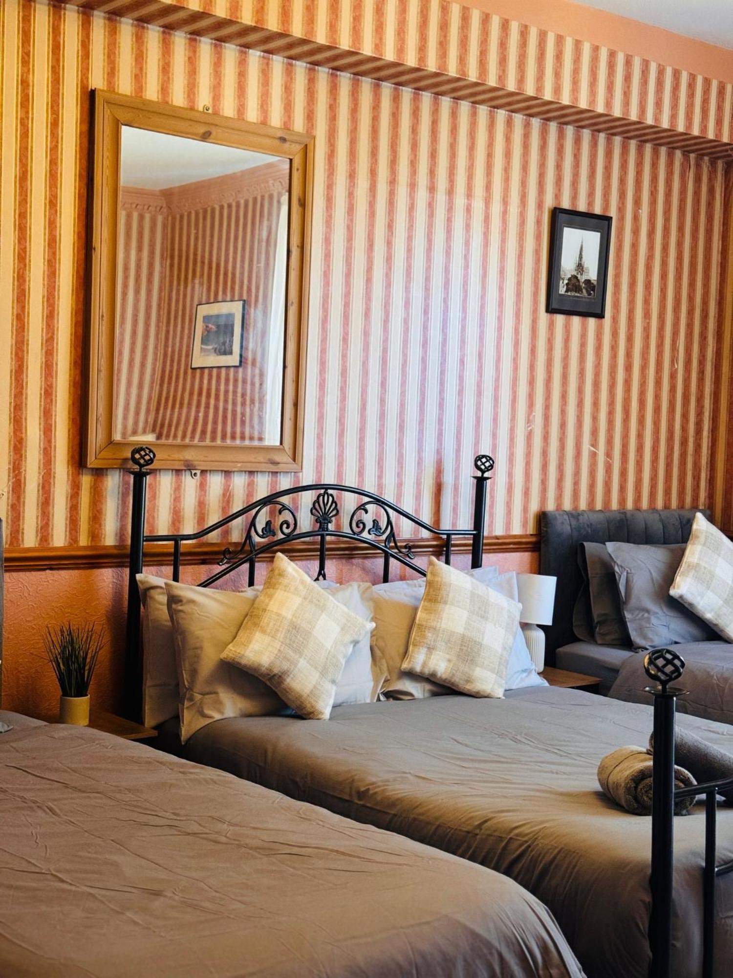 Edinburgh Travel Guest House Extérieur photo