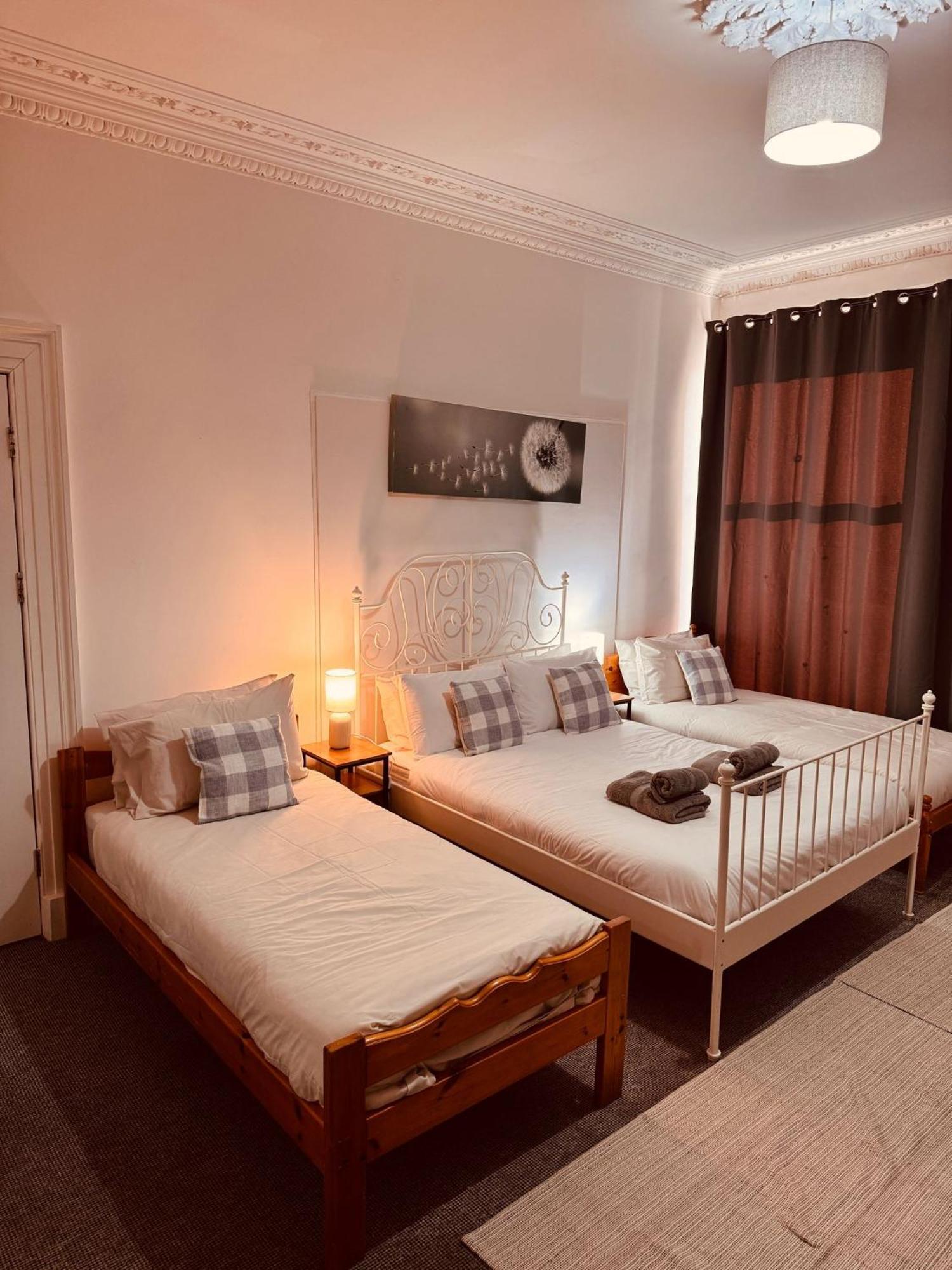 Edinburgh Travel Guest House Extérieur photo